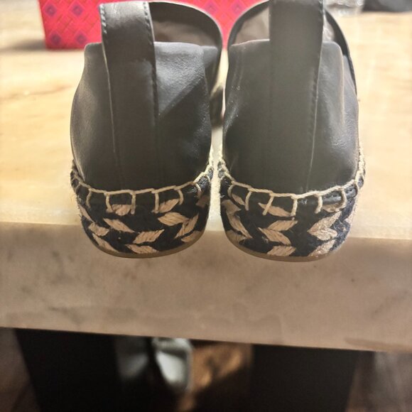 Tory Burch Logo Jacquard Two-Toned Espadrilles - Picture 8 of 9